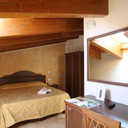 Country House Il Ponte อัลบา อาดริอาติกา ภายนอก รูปภาพ